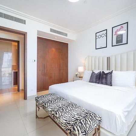 Luxurious Stylish Apartments Across Dubai Mall Burj Khalifa City Views ภายนอก รูปภาพ